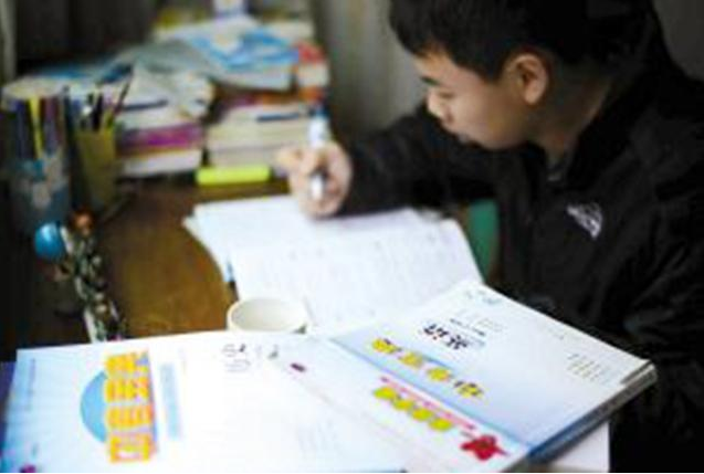 小学生作文《假如我是奥特曼》，角度清奇有趣，老师看后笑出眼泪