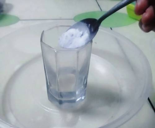 小苏打和白醋混合