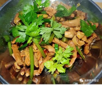 ​干锅鱿鱼家常做法大全集（干锅鱿鱼的家常做法）