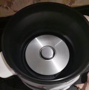 ​新电饭煲异味有毒,新买的电饭煲是否有毒呢怎么处理
