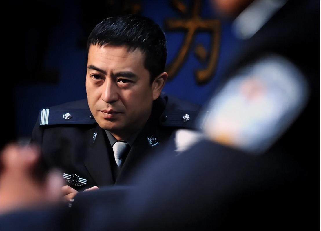 张嘉译个人资料简介（20年后，再看张嘉译的婚姻，才知道当初他和杜珺离婚为何如此坚决）