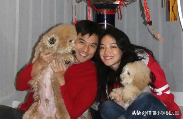 好丈夫冯德伦的个人资料简介：爱舒淇18年不离不弃，不勉强她生孩子，把她宠成宝