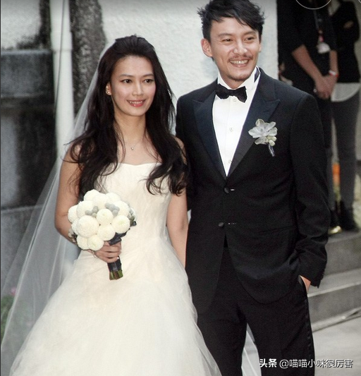 好丈夫冯德伦的个人资料简介：爱舒淇18年不离不弃，不勉强她生孩子，把她宠成宝