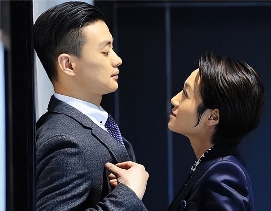 主持人朱丹：一段失败的婚姻，二婚嫁给周一围，在卑微中幸福
