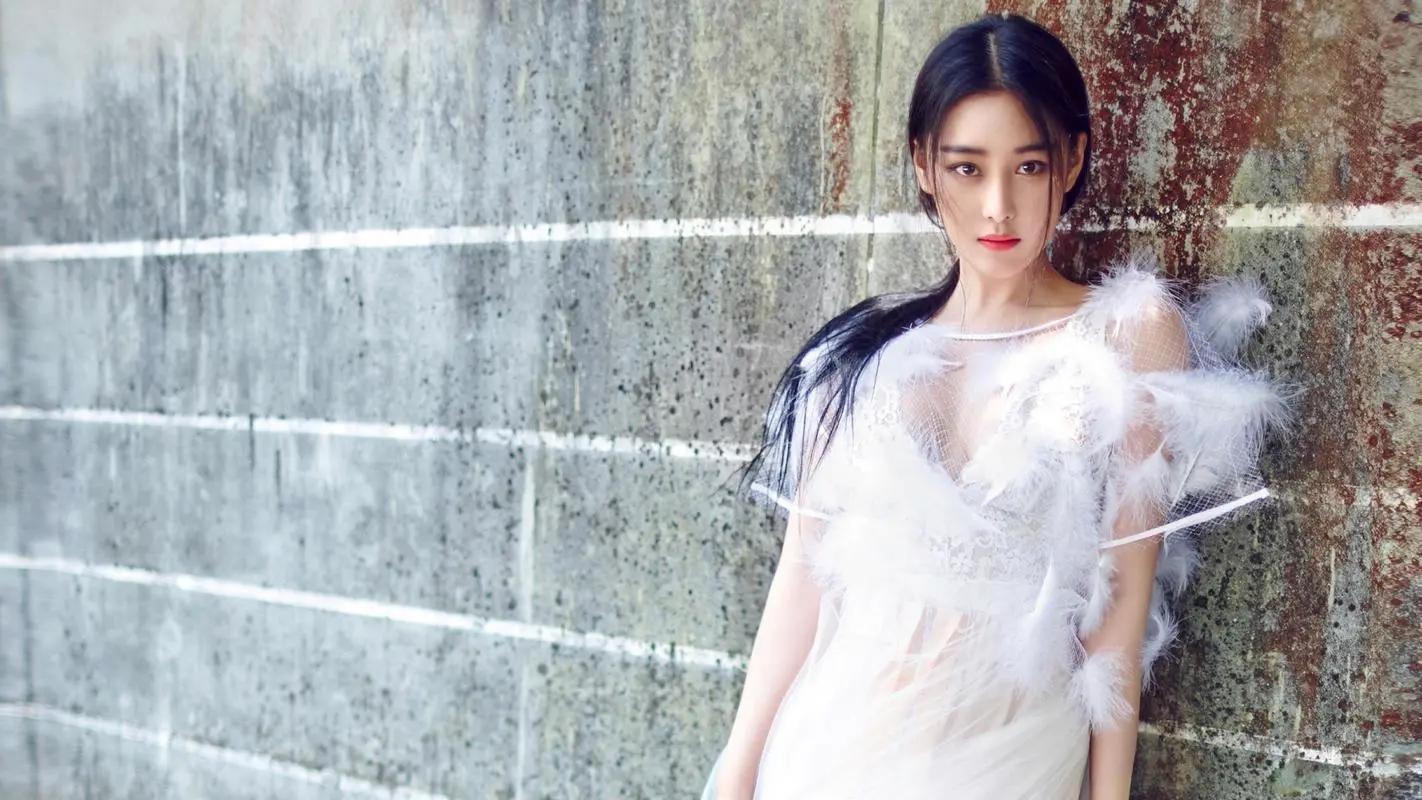 张馨予个人资料及简介（著名演员张馨予：嫁何捷当军嫂，婚后生一女，日子红红火火有滋味）