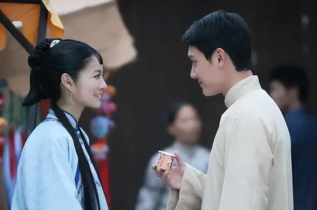 冯绍峰个人资料简介 离婚3年后，再看赵丽颖和他的处境，两人的差距一目了然