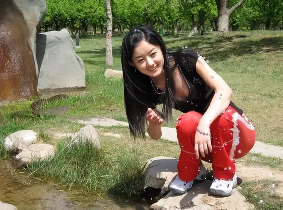 冯绍峰个人资料简介 离婚3年后，再看赵丽颖和他的处境，两人的差距一目了然