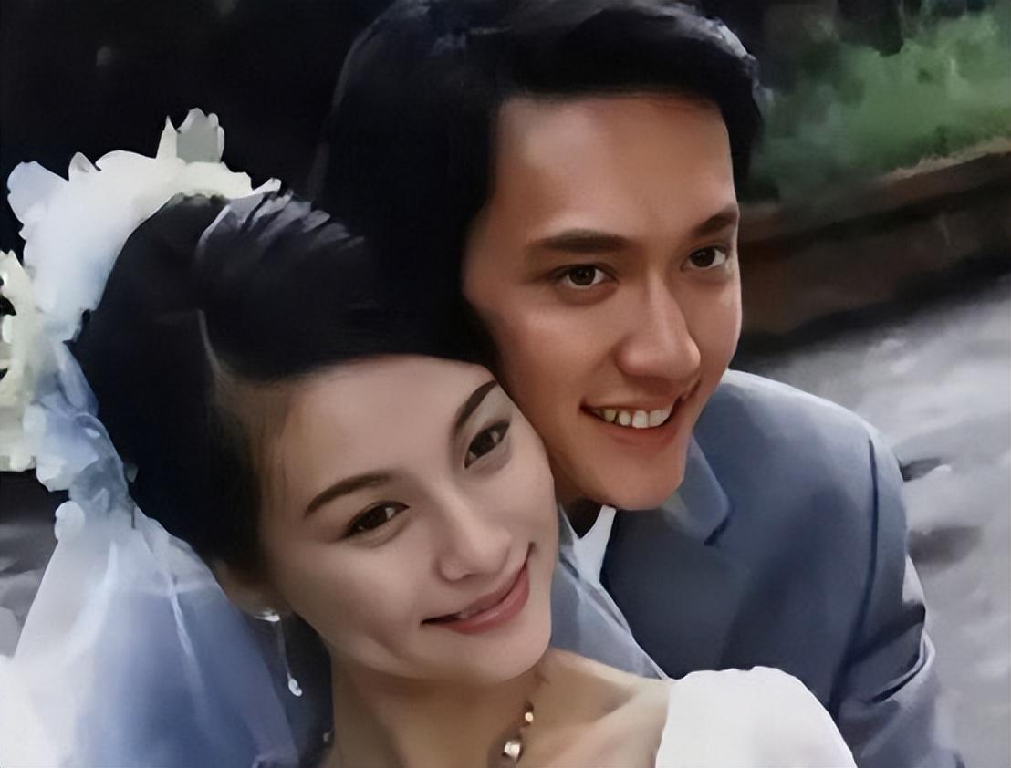 冯绍峰个人资料简介 离婚3年后，再看赵丽颖和他的处境，两人的差距一目了然