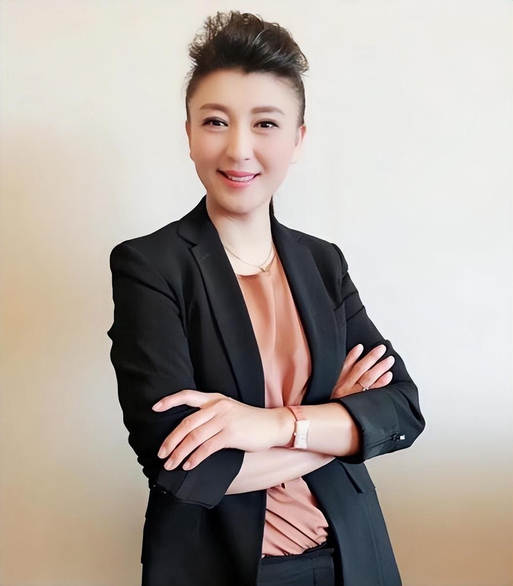 闫学晶个人资料简介及家世（闫学晶离婚11年：她二婚生宝宝又做婆婆，前夫三婚再做父亲）