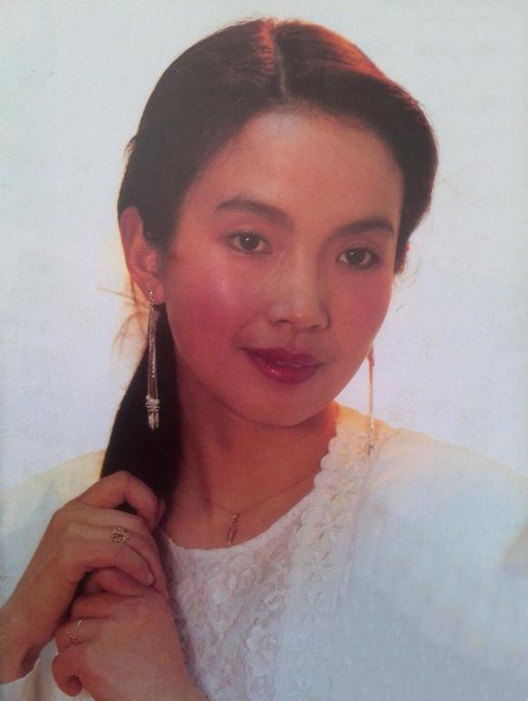 著名演员吕丽萍的个人资料简介：结婚又离婚，甘当儿子爱情导师，幸福升级做婆婆