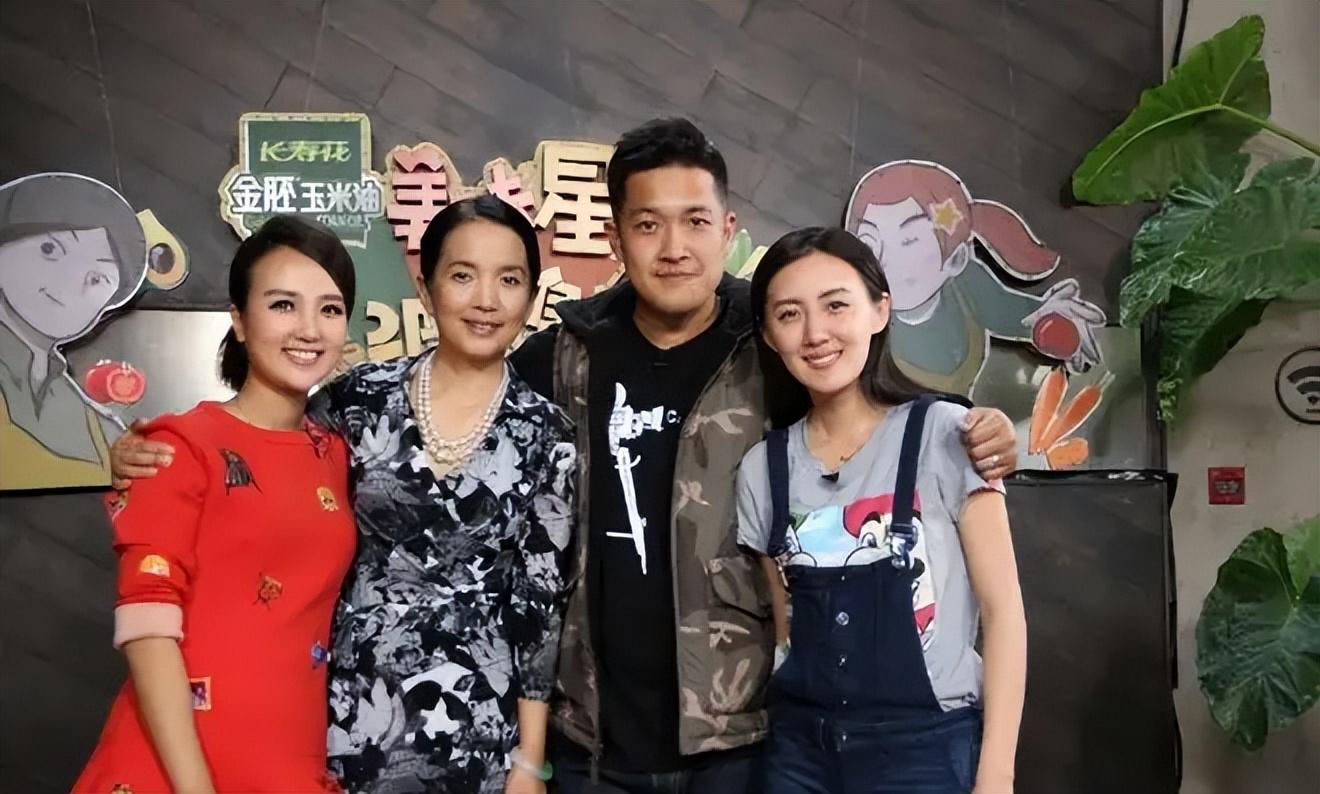 著名演员吕丽萍的个人资料简介：结婚又离婚，甘当儿子爱情导师，幸福升级做婆婆