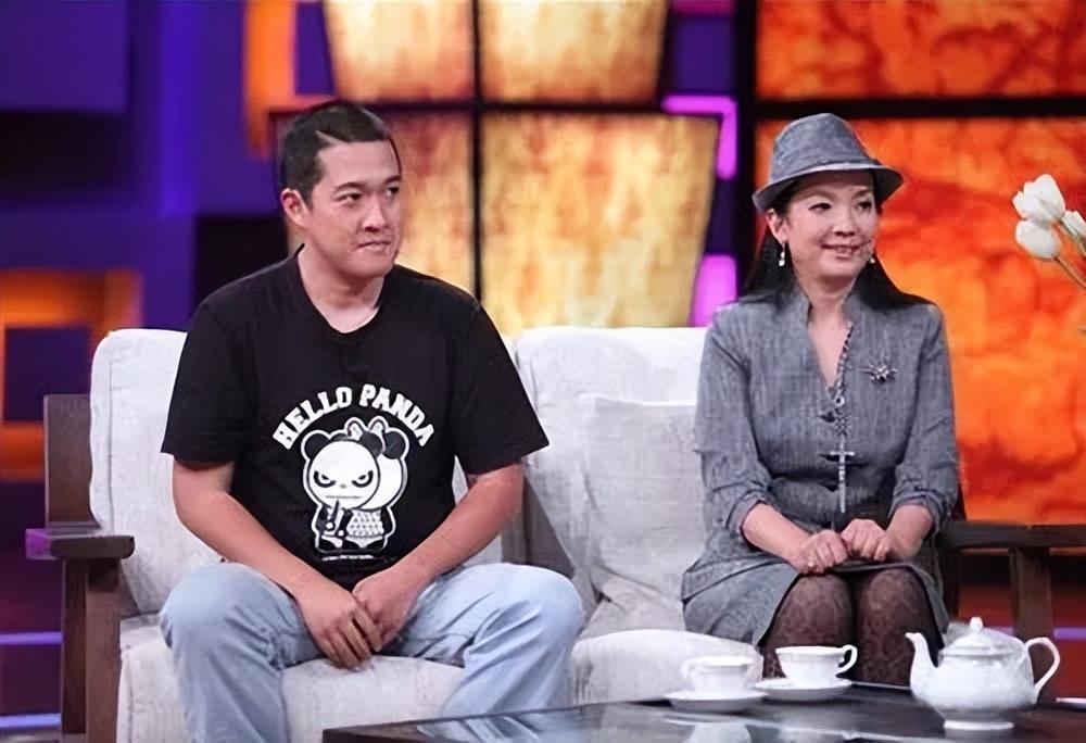 著名演员吕丽萍的个人资料简介：结婚又离婚，甘当儿子爱情导师，幸福升级做婆婆