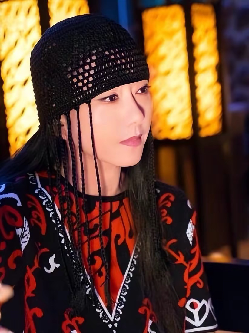 杨丽萍简介个人资料（63岁无儿女、无老伴、如今舞蹈也没了，杨丽萍的人生是成功的吗？）