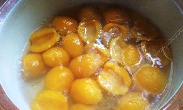枇杷果和冰糖腌制二年可以吃吗