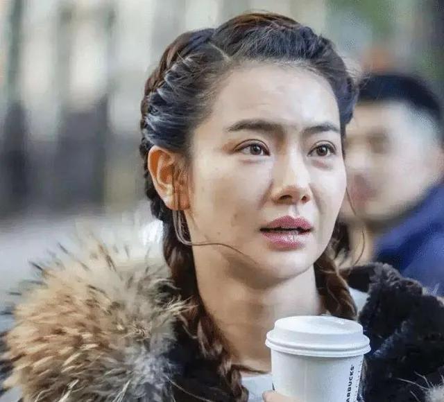 戚薇新剧无滤镜！被吐槽皮肤黑糙！戚薇开滤镜恢复少女颜调侃自己