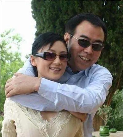 陈红个人资料: “中年美妇”陈红：28岁嫁给陈凯歌，生两个孩子，54岁还是少女