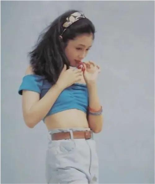 陈红个人资料: “中年美妇”陈红：28岁嫁给陈凯歌，生两个孩子，54岁还是少女