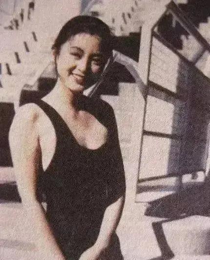 陈红个人资料: “中年美妇”陈红：28岁嫁给陈凯歌，生两个孩子，54岁还是少女