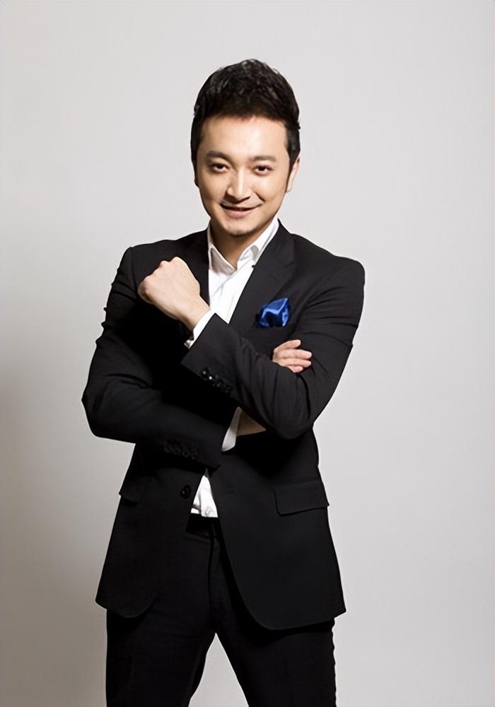 小尼个人资料：离婚传得沸沸扬扬，夹缝中的他有烦恼