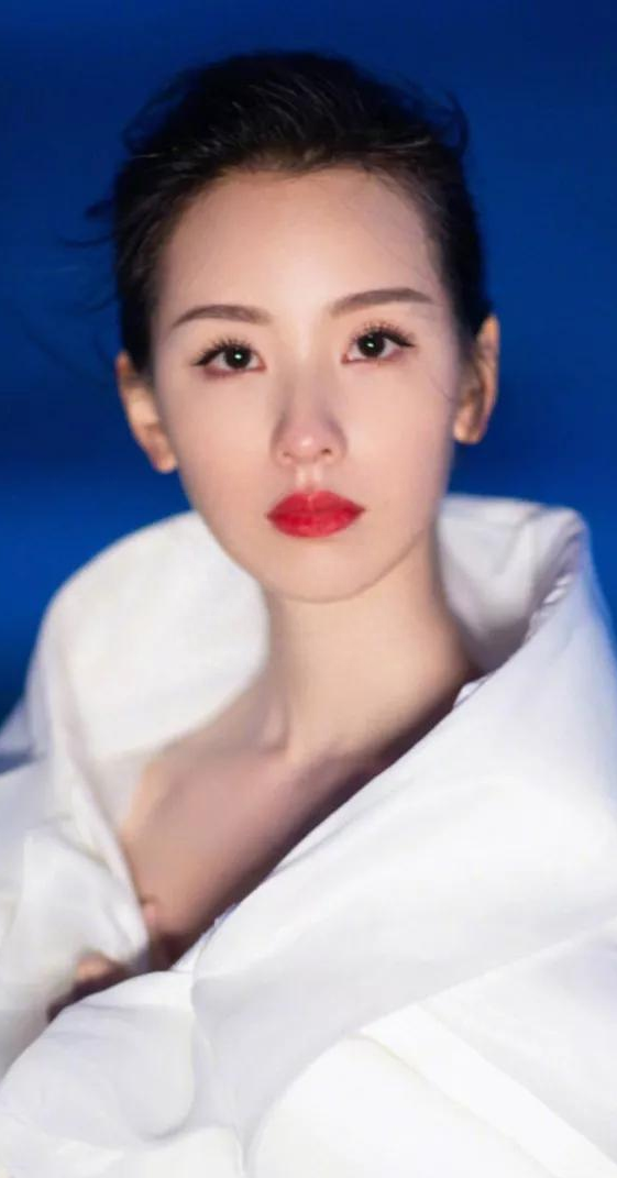 女神陈都灵个人资料：不只靠颜值更有实力！