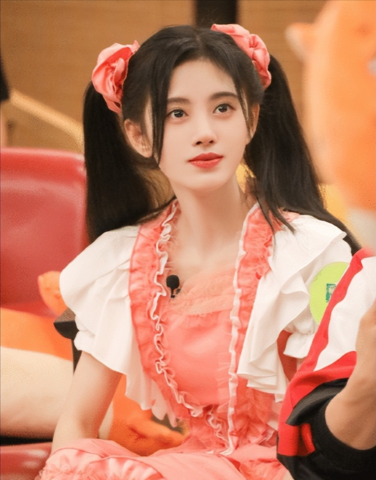 鞠婧祎个人资料 :四千年一遇美女怎么回事 鞠婧祎怎么出道的