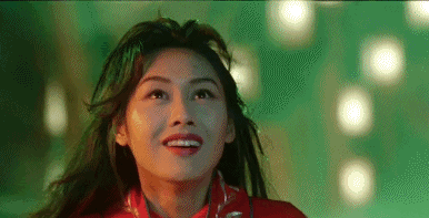 明星穿搭红榜 | 39岁的唐嫣状态好绝！娜扎露背造型好迷人