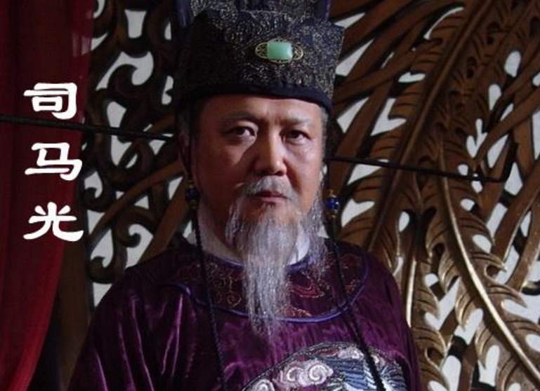 王世充本可得天下，却开会成瘾，逼反秦琼、程咬金：实在太啰嗦了
