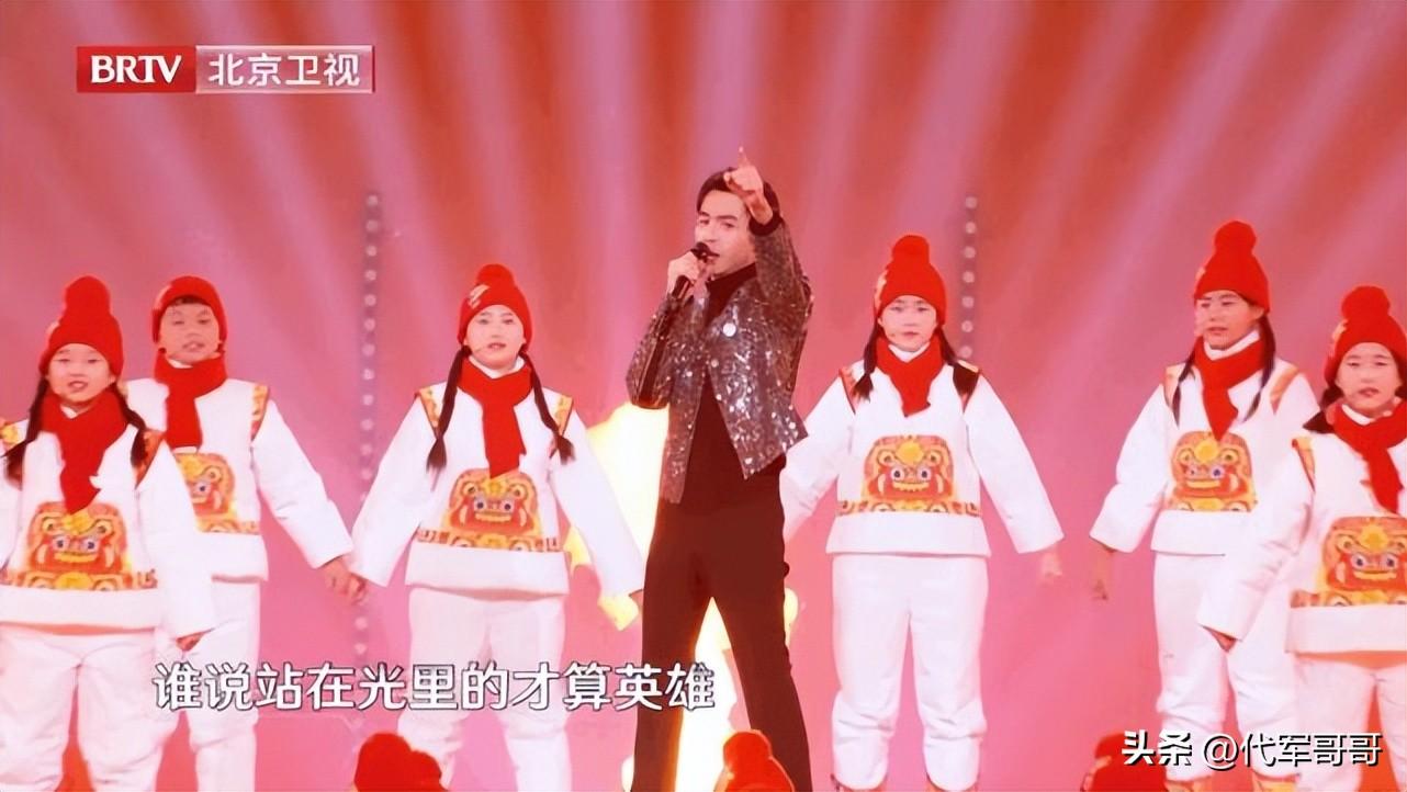 张若昀因春晚两次上热搜！曾与父亲对簿公堂，娶唐艺昕生活很幸福