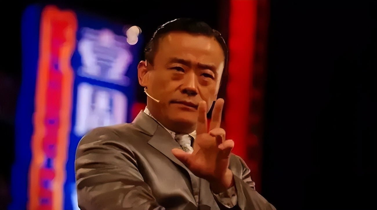 巨贪前夫前脚入狱，转身嫁给周立波的女富豪胡洁，如今怎么样？