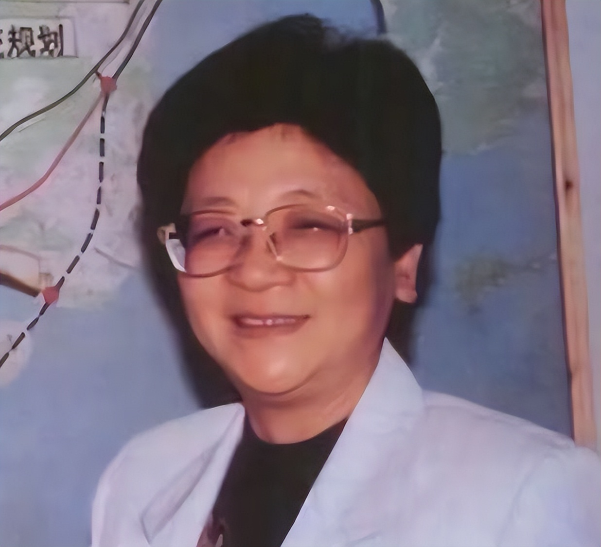 巨贪前夫前脚入狱，转身嫁给周立波的女富豪胡洁，如今怎么样？