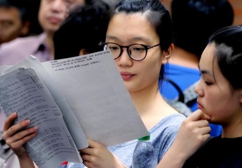 大学生就业难论文题目(大学生就业难论文1500字)-第2张图片-