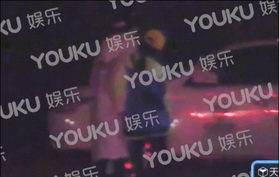 胡先煦被曝新恋情？看动图，女生到底是新女友，还是单纯喝醉了？