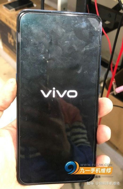 vivo手机突然黑屏了 开不了机充电没反应怎么办（vivo手机黑屏而且充电也不亮）