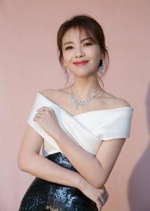 ​甘心成为顶梁柱的刘涛直言，不后悔嫁给王珂，和婆婆共同度过风雨岁月