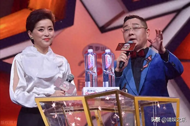 杨澜简介：一婚太年轻，不懂什么是爱情，现在情定吴征，夫复何求？