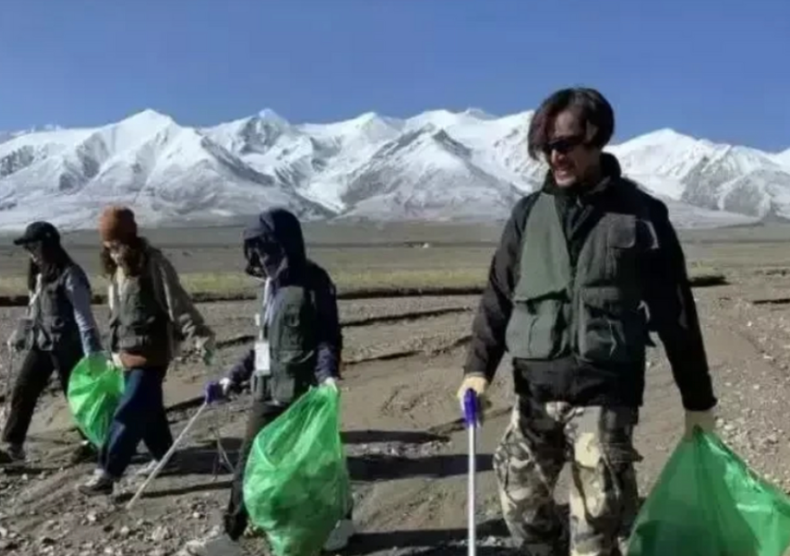 胡歌为防老婆被曝光，好友集体收声，呵护他渴求的平常家庭生活