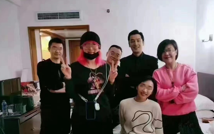 胡歌为防老婆被曝光，好友集体收声，呵护他渴求的平常家庭生活