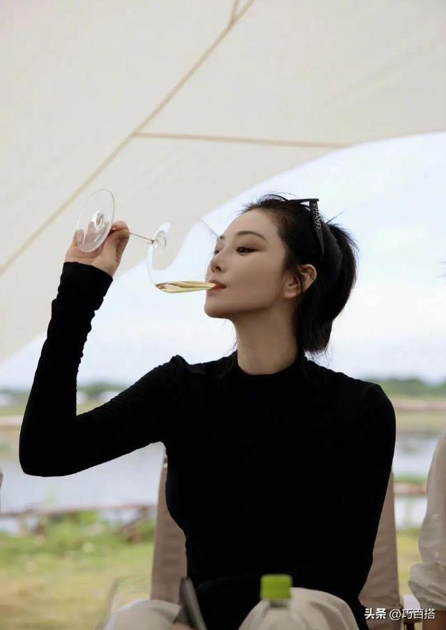 如何搞定精致女人？看张馨予居家私服穿搭就知道了！