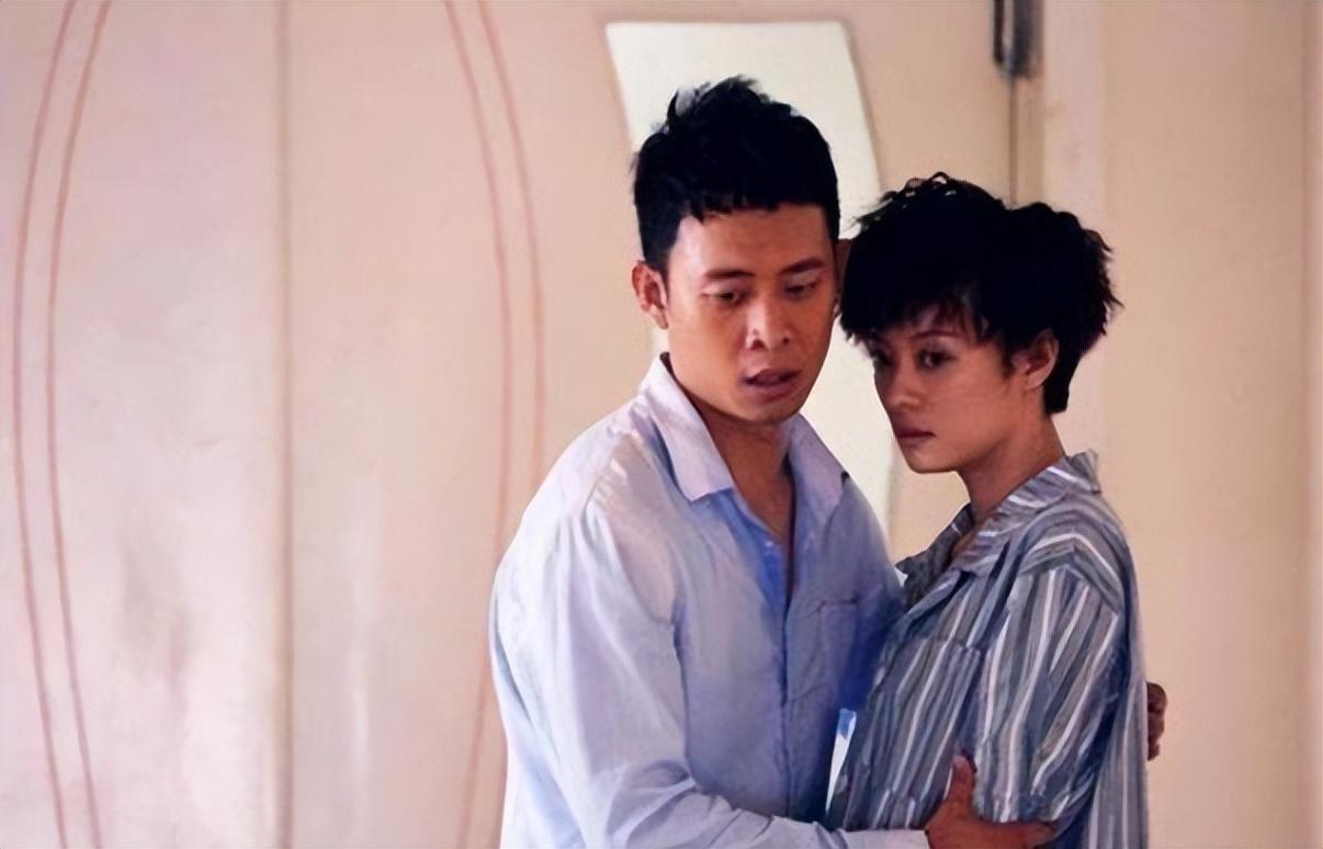 模范夫妻新年不顺，邓超电影延迟上映，孙俪自豪的2件事也翻车了