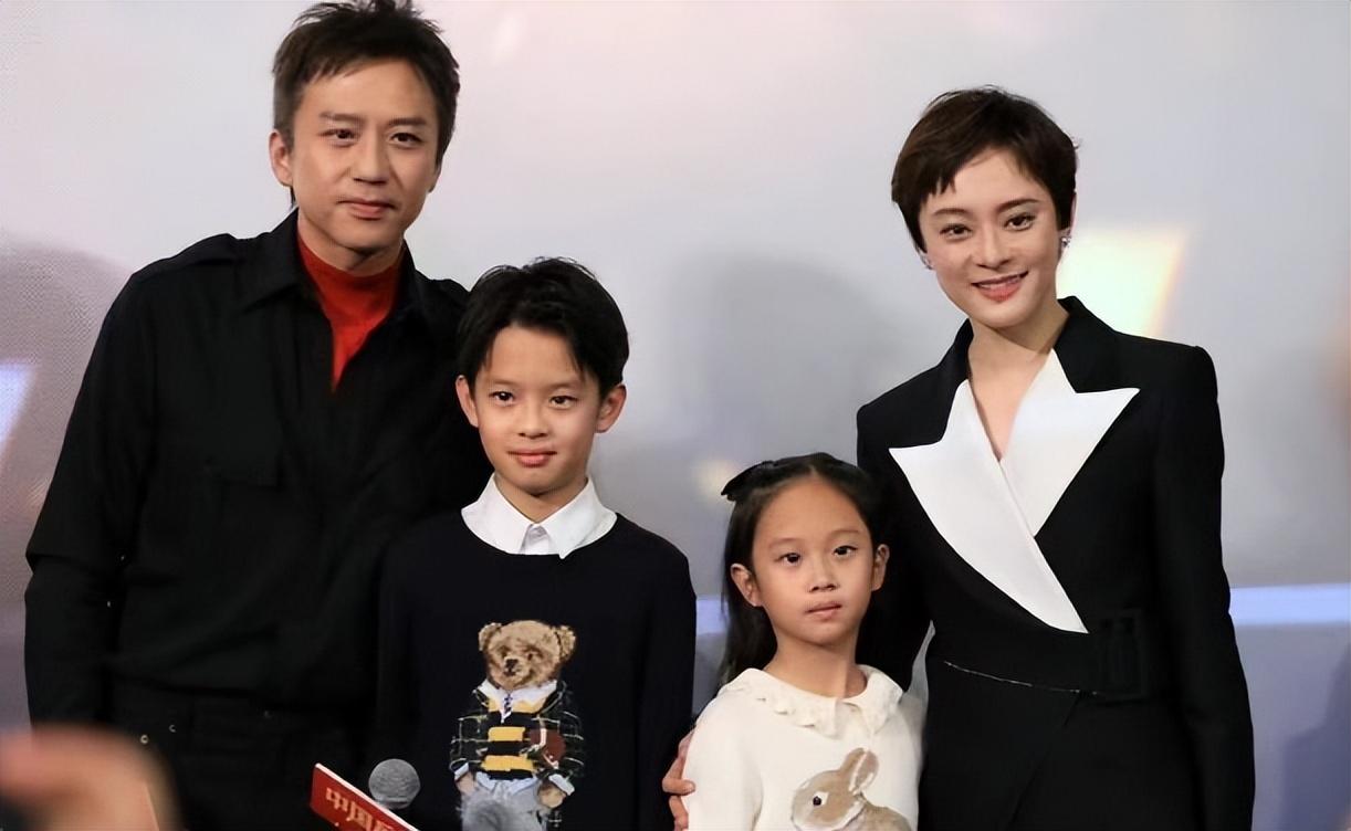 模范夫妻新年不顺，邓超电影延迟上映，孙俪自豪的2件事也翻车了