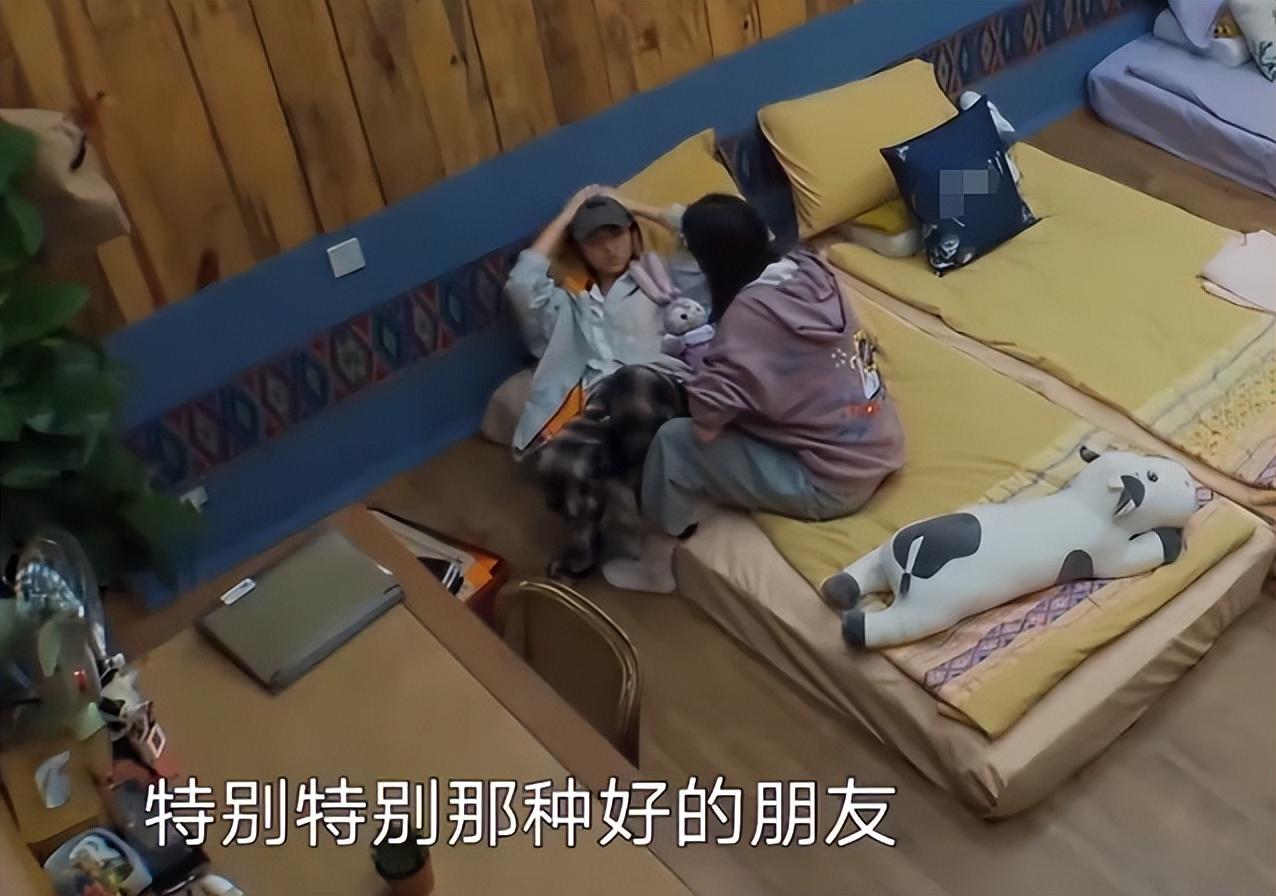 张子枫的社交能力跨过女明星的芥蒂：和欧阳娜娜、文淇都变成闺蜜