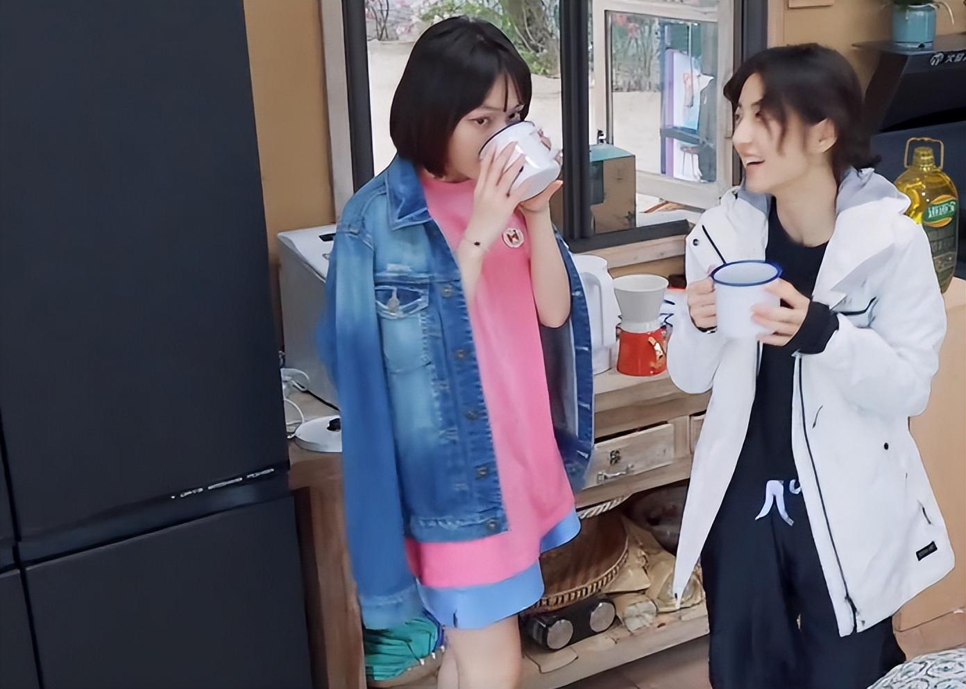 张子枫的社交能力跨过女明星的芥蒂：和欧阳娜娜、文淇都变成闺蜜