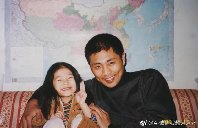 与网络暴力正面刚被全网赞！为什么胡先煦谈恋爱都这么圈粉？