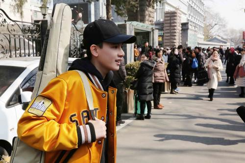 与网络暴力正面刚被全网赞！为什么胡先煦谈恋爱都这么圈粉？