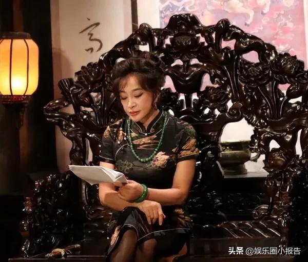 戚薇新剧不再磨皮修图，显示真实皮肤状态，让很多装嫩女演员难堪