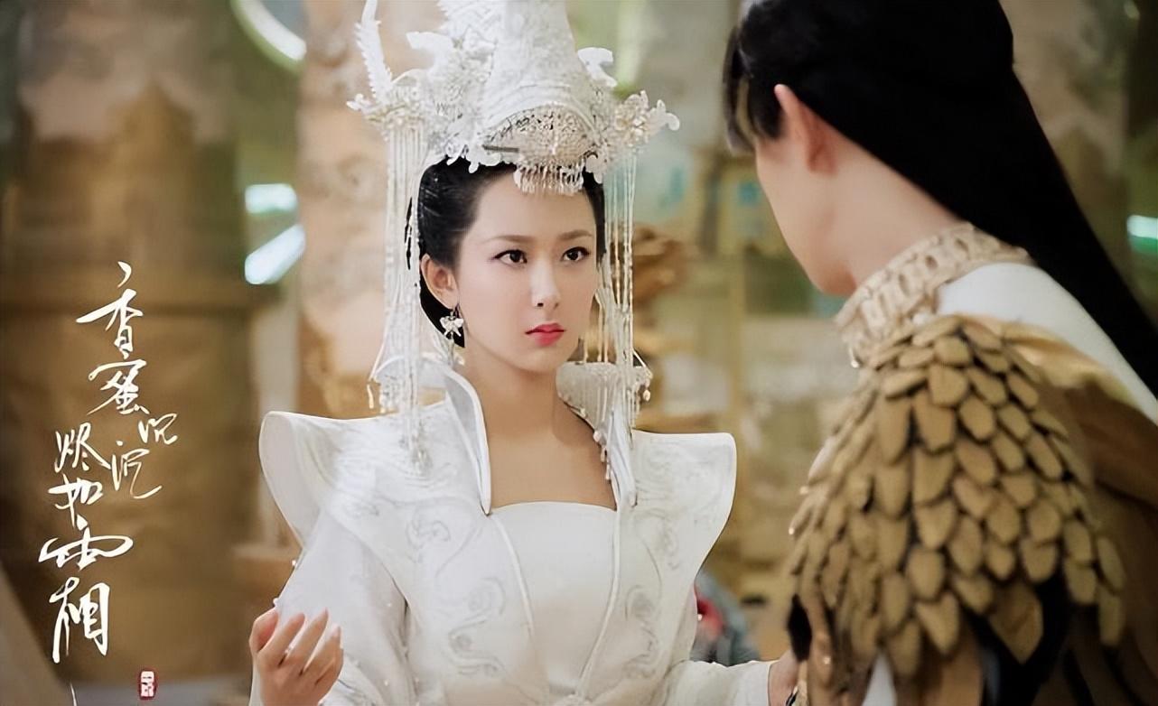 从家喻户晓的“乖乖女”到“普女之首”，杨紫这些年经历了什么？