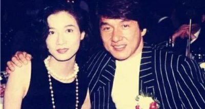 ​成龙跟吴绮莉的往事:我被成龙毁了一切，但我不恨他，也不后悔生了女儿