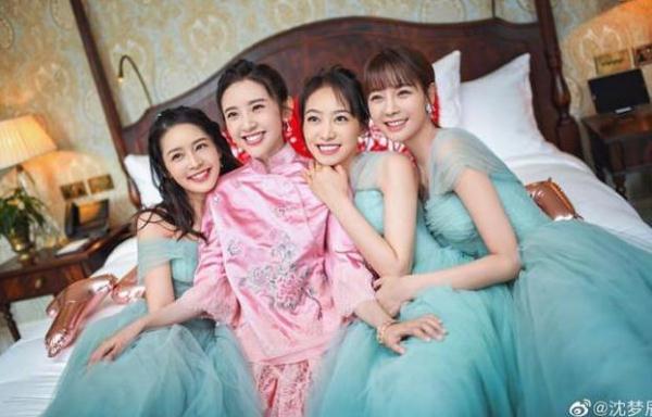 唐艺昕张若昀大婚，走红的却是伴娘李沁，犹如仙女下凡