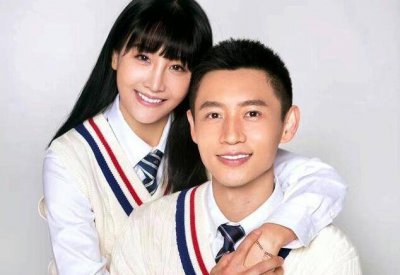 ​魏晨于玮怎么认识的？两人曾是大学同学，于玮甘做背后小透明