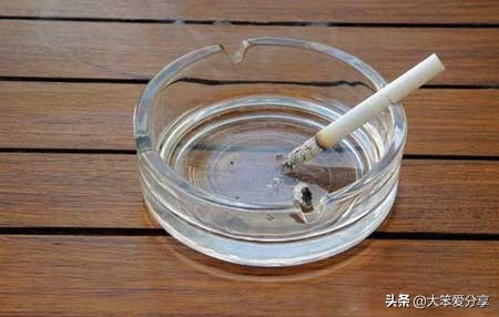 烟灰缸为什么不能放水什么意思（烟灰缸不放水的3个含义）